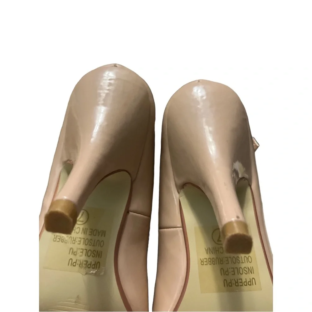 Tan ~ Patent ~ High Heeled Shoe ~ Sz 7 ~ Worn Once. - Picture 7 of 9